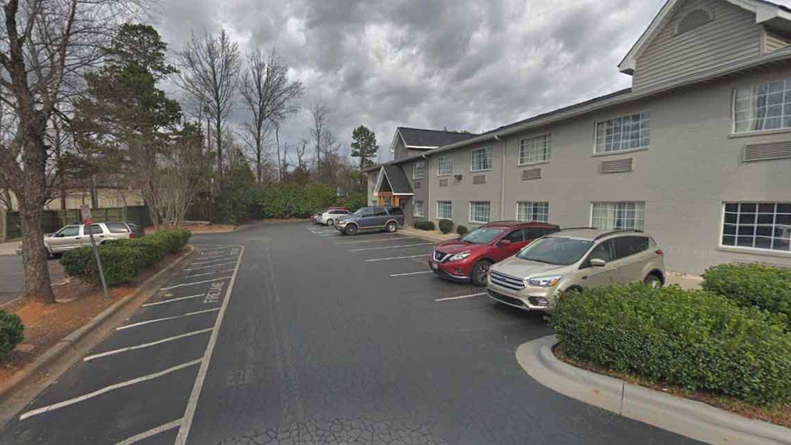 Country Inn and Suites by Radisson CLT Airport Parking