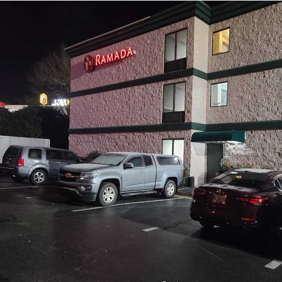 Ramada by Wyndham Pearl Jackson Airport Parking