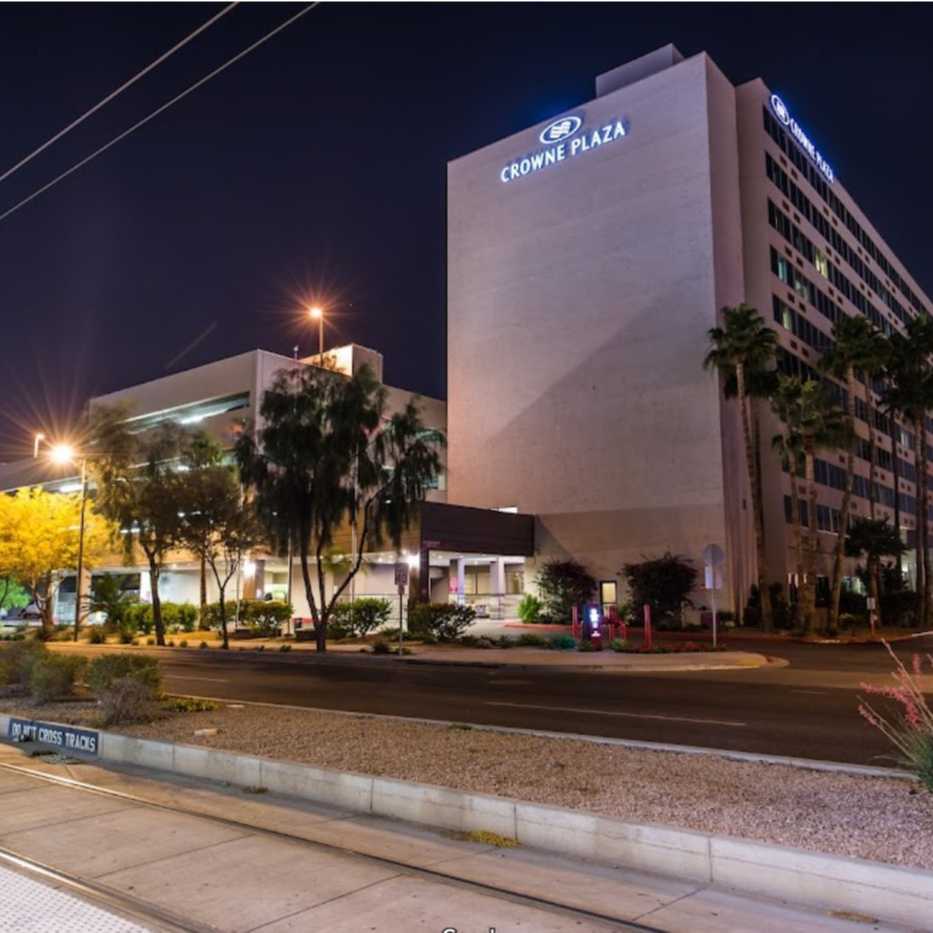 Crowne Plaza Phoenix Airport Parking