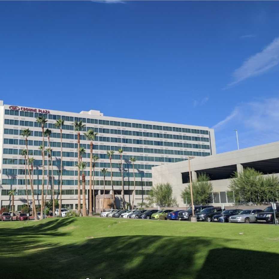 Crowne Plaza Phoenix Airport Parking