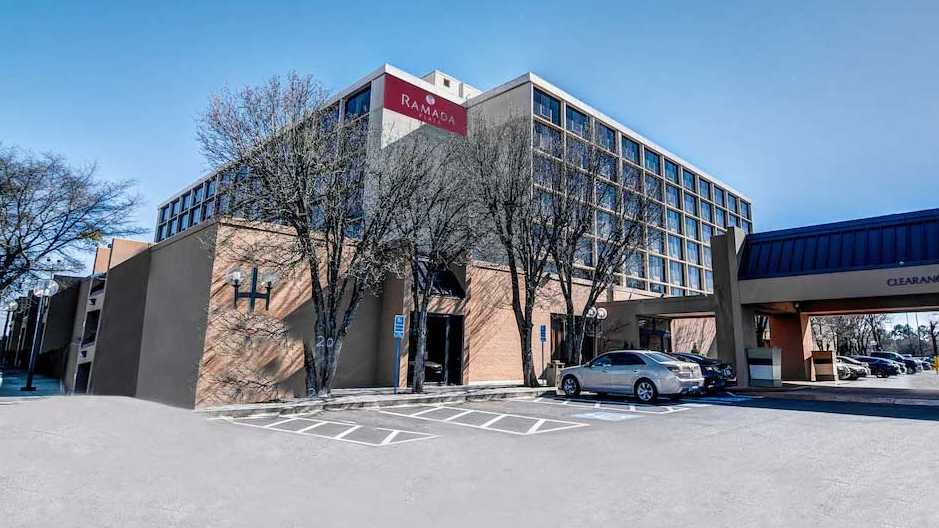 Ramada Atlanta Hotel Airport Parking