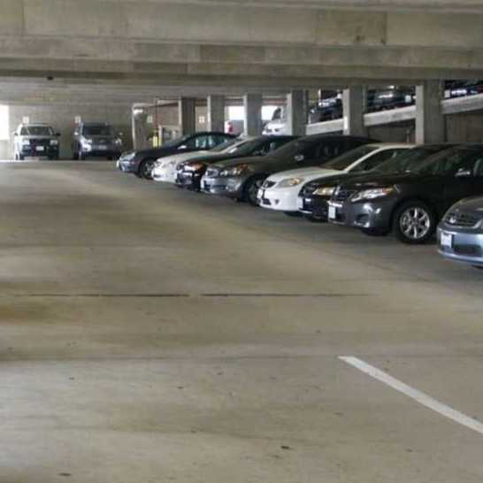 Dulles Airport Parking by Crowne Plaza