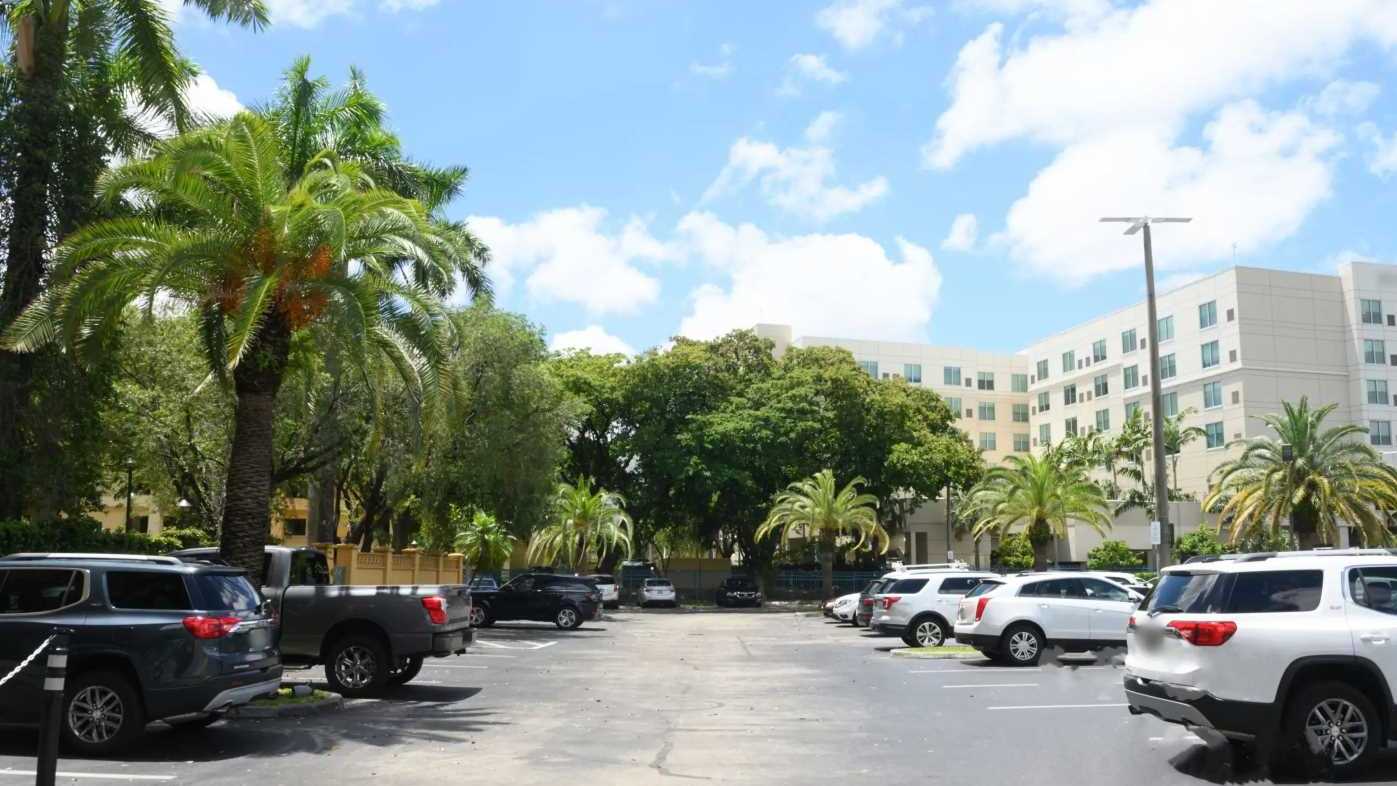 Embassy Suites Miami (MIA) Airport Parking