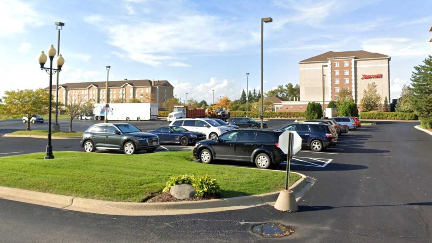 Courtyard by Marriott MDW Airport Parking