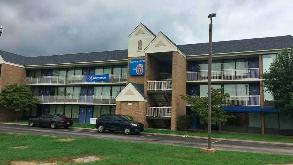 Motel 6 Nashville BNA Airport Parking