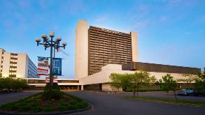 DoubleTree by Hilton Bloomington Minneapolis South Airport Parking