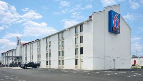 Motel 6 Springfield DCA Airport Parking