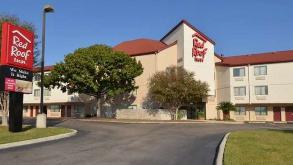 Red Roof Inn SAT Airport Parking