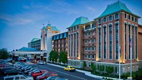 Crowne Plaza Louisville Airport Hotel Parking