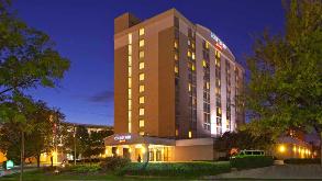 Courtyard by Marriott Alexandria Pentagon South Airport Parking