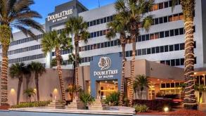 Doubletree Hilton Jacksonville Airport Parking