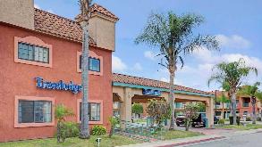 Travelodge lynwood LGB Airport Parking