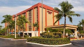 Hampton Inn MIA Airport West Parking