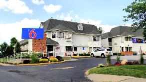 Motel 6 BDL Airport Parking