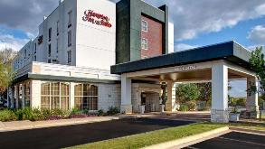 Hampton Inn & Suites AUS Airport Parking