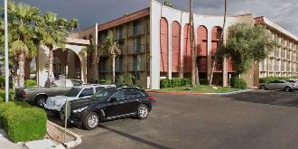 Thomas Suites PHX Airport Parking