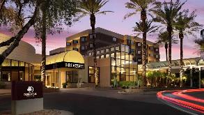 DoubleTree Suites by Hilton PHX Airport Parking