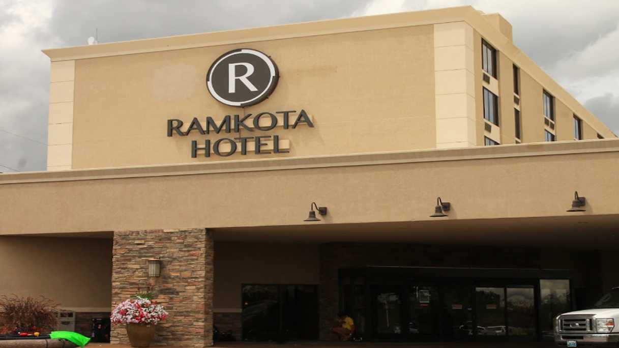 Ramkota Hotel CPR Airport Parking