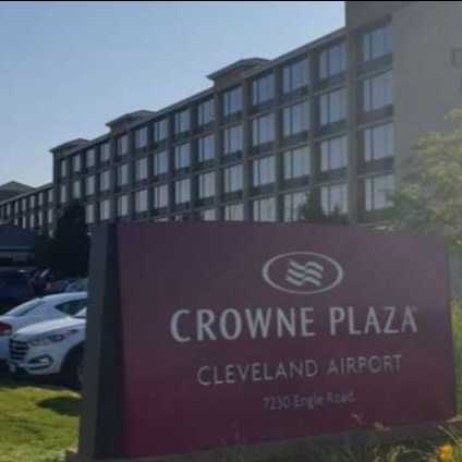 Crowne Plaza CLE Airport Parking