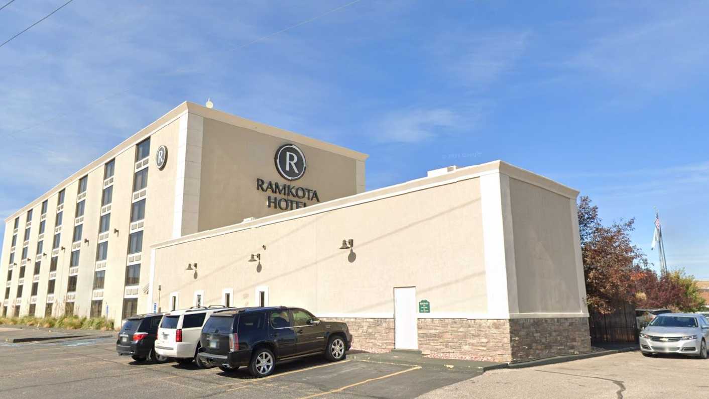 Ramkota Hotel CPR Airport Parking