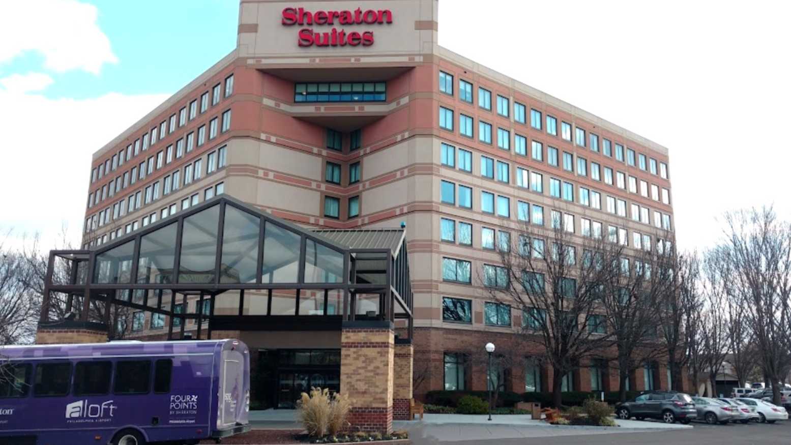 SHERATON SUITES PHL AIRPORT PARKING (HUGE SAVINGS)