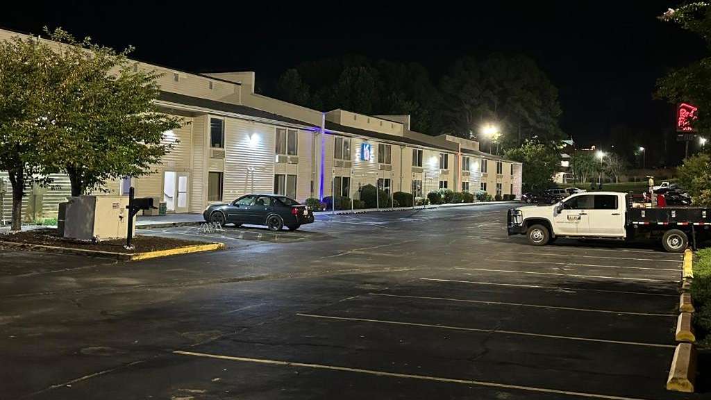 Motel 6 GSO Airport Parking