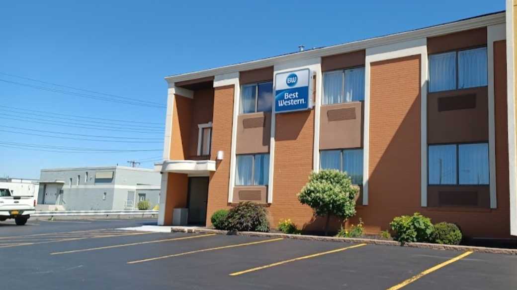 Best Western The Inn ROC Airport Parking 