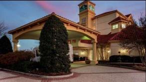 La Quinta Inn & Suites by Wyndham GSO Airport