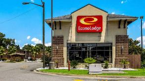 Econo Lodge SAV Airport Parking