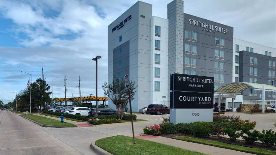 SpringHill Suites by Marriott Houston Intercontinental Airport Parking