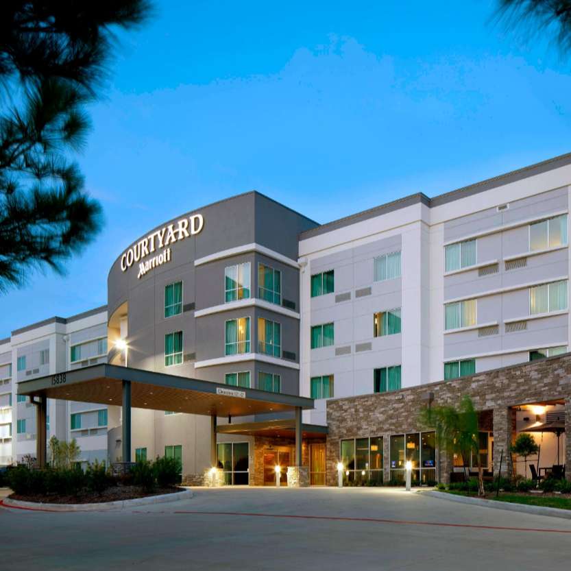 Courtyard by Marriott Houston Intercontinental Airport Parking