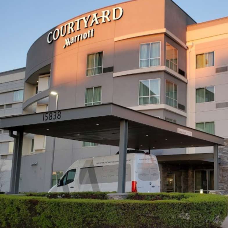 Courtyard by Marriott Houston Intercontinental Airport Parking