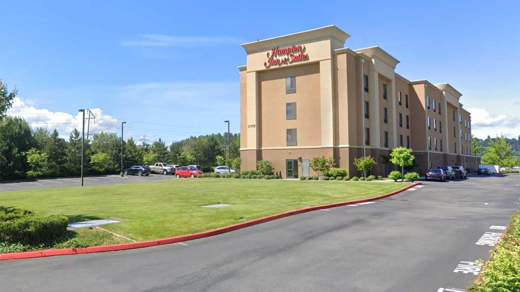 Hampton Inn & Suites Kent SEA Airport Parking