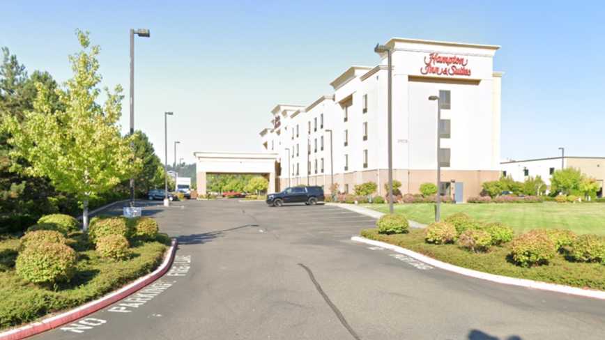 Hampton Inn & Suites Kent SEA Airport Parking