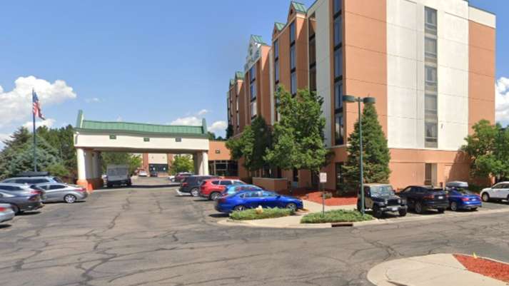 Hyatt Place DEN Airport Parking