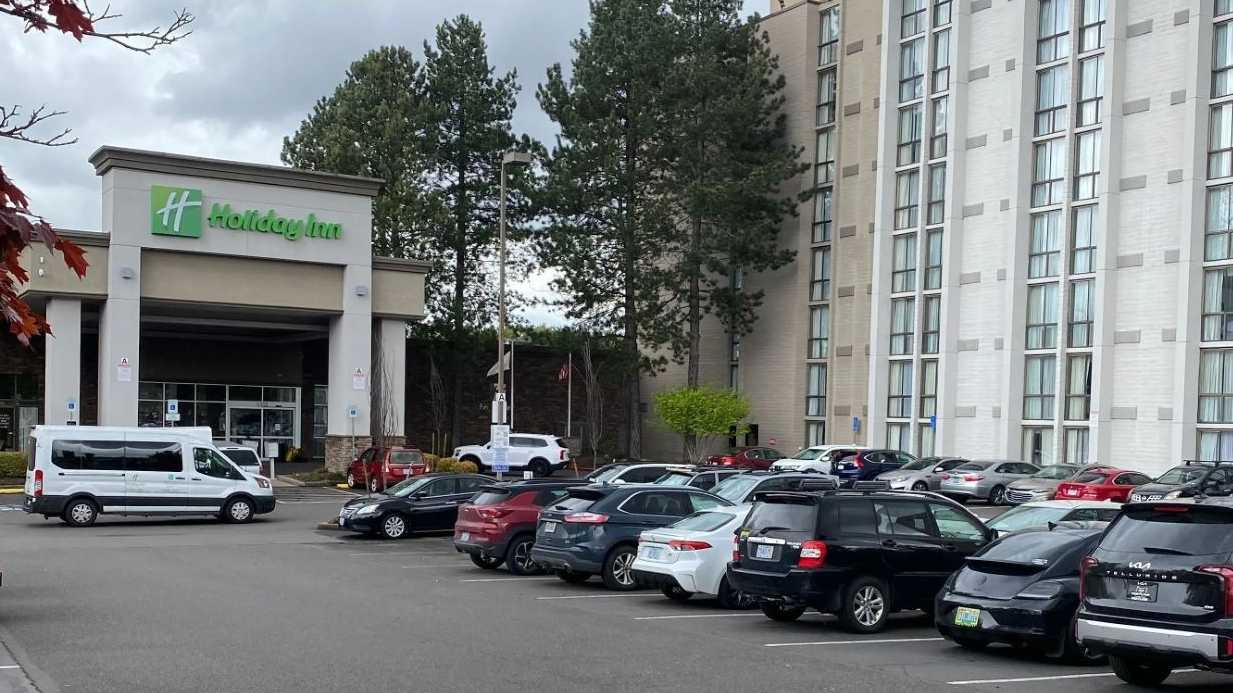 Holiday Inn Portland Airport Parking