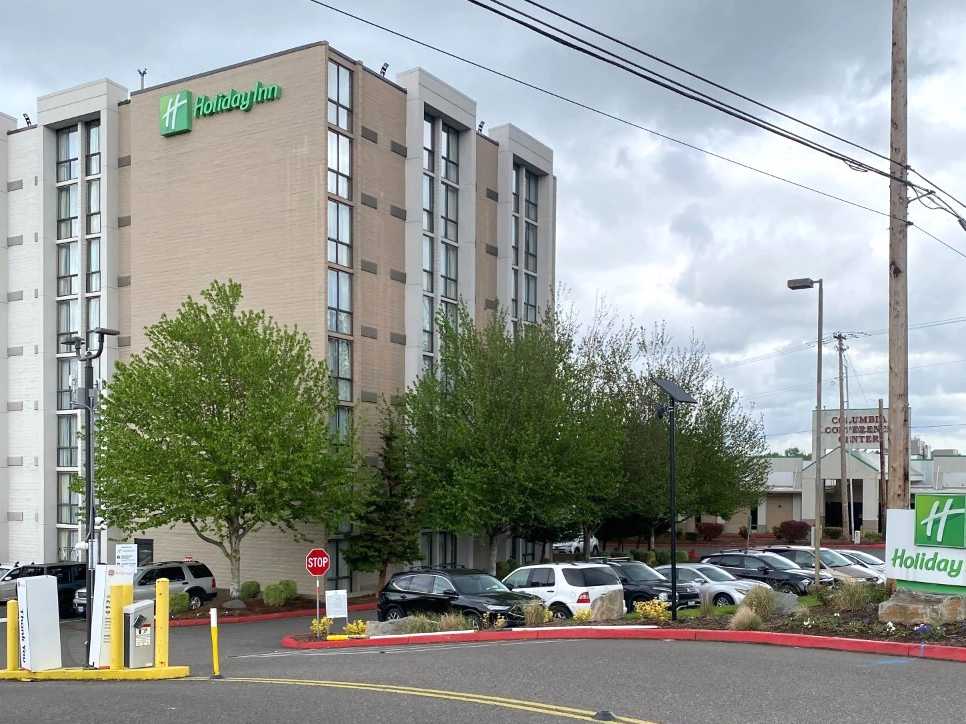 Holiday Inn Portland Airport Parking