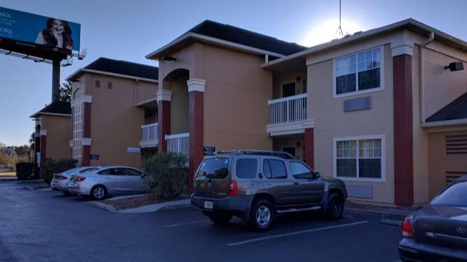 Extended Stay America North Tampa Parking