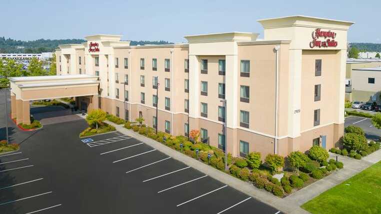 Hampton Inn & Suites Kent SEA Airport Parking