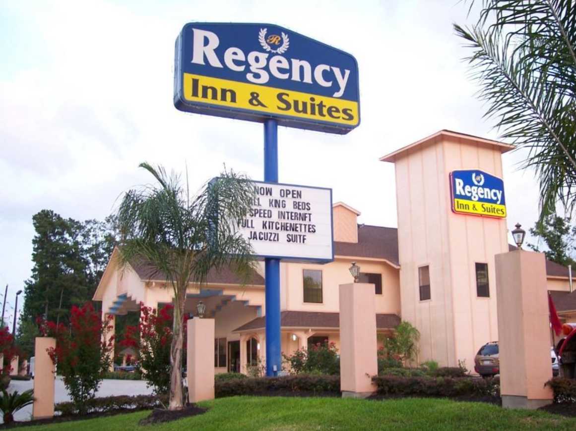 Regency Inn & Suites IAH Airport Parking