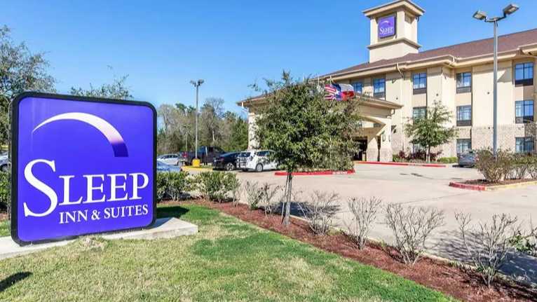 Sleep Inn and Suites IAH Airport Parking