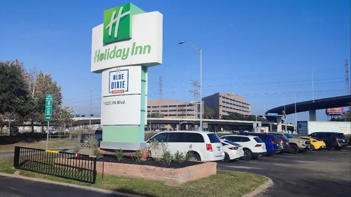 Holiday Inn Houston Intercontinental Airport EXCLUSIVE DEAL Airport Parking