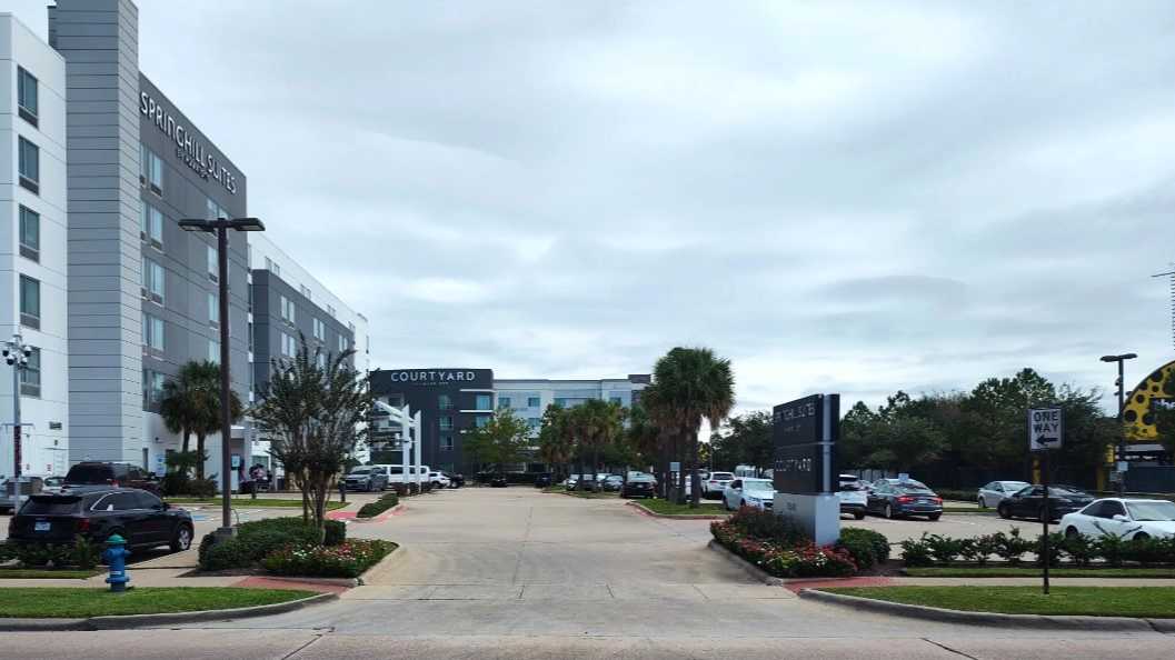 SpringHill Suites by Marriott Houston Intercontinental Airport Parking